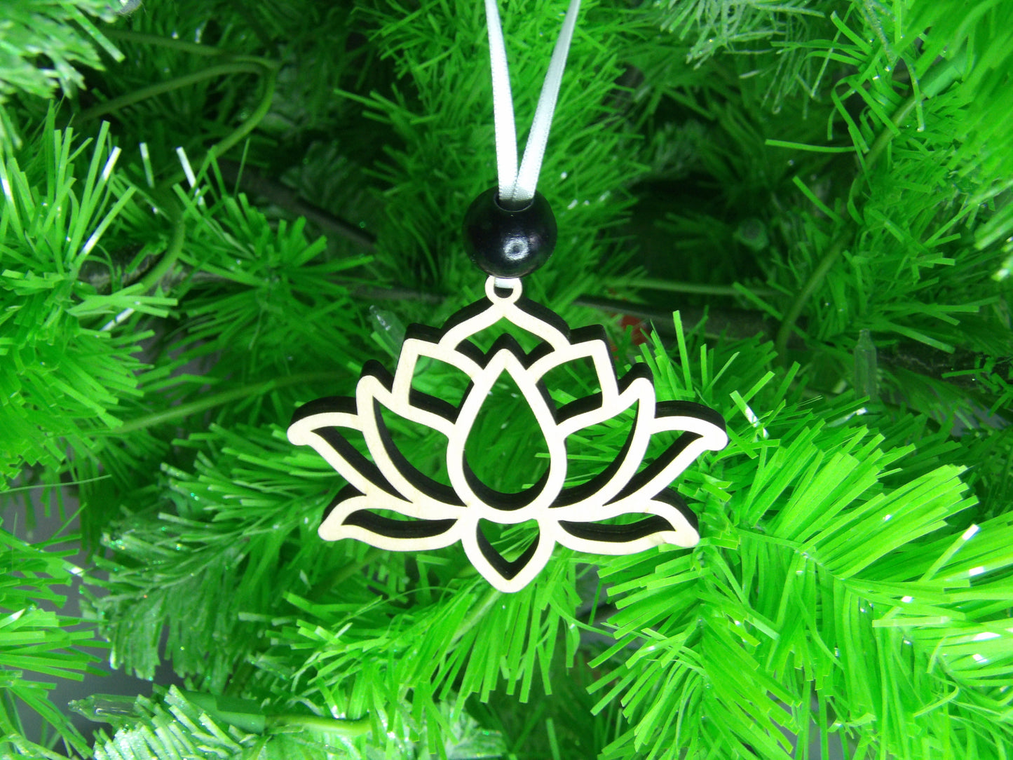 Serenity Blooms: Lotus Flower Wooden Christmas Tree Ornament